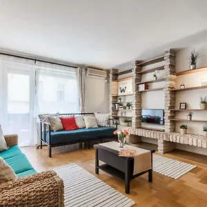 https://bpr-golden-corner-suite-with-balcony-a-c.inbudapesthotels.com